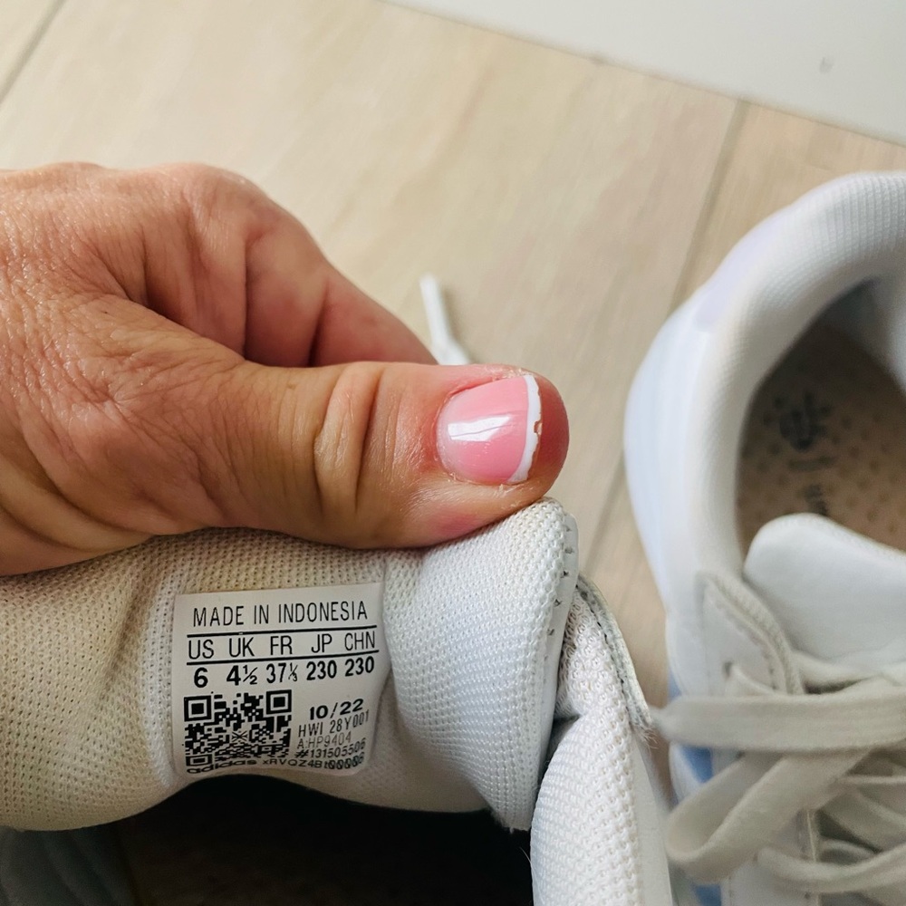 Adidas Classic Cloud Foam Baby Blue and White Leather Sneakers. - Picture 6 of 7